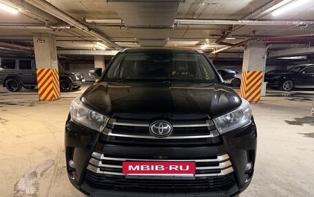 Toyota Highlander III, 2017 год, 3 100 000 рублей, 13 фотография