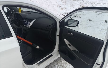 Hyundai Solaris II рестайлинг, 2015 год, 780 000 рублей, 12 фотография