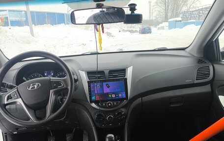 Hyundai Solaris II рестайлинг, 2015 год, 780 000 рублей, 14 фотография