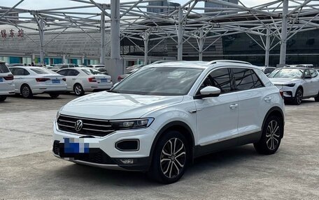 Volkswagen T-Roc I, 2022 год, 1 500 000 рублей, 1 фотография