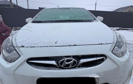 Hyundai Solaris II рестайлинг, 2011 год, 650 000 рублей, 6 фотография