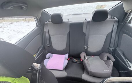 Hyundai Solaris II рестайлинг, 2011 год, 650 000 рублей, 9 фотография