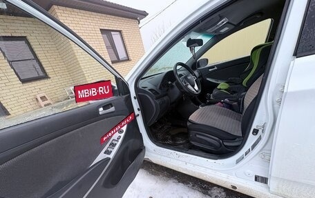 Hyundai Solaris II рестайлинг, 2011 год, 650 000 рублей, 8 фотография