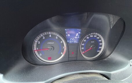 Hyundai Solaris II рестайлинг, 2011 год, 650 000 рублей, 19 фотография