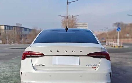 Skoda Octavia IV, 2021 год, 2 000 000 рублей, 8 фотография