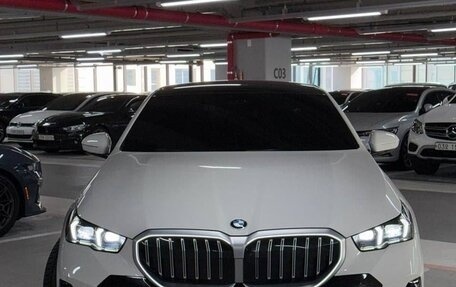 BMW 5 серия, 2023 год, 5 990 000 рублей, 4 фотография