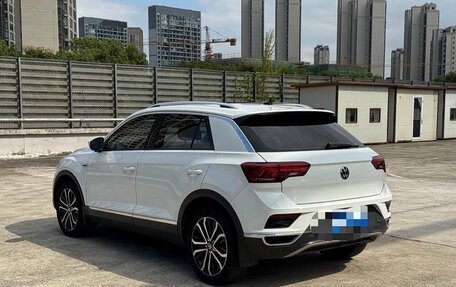 Volkswagen T-Roc I, 2022 год, 1 500 000 рублей, 4 фотография