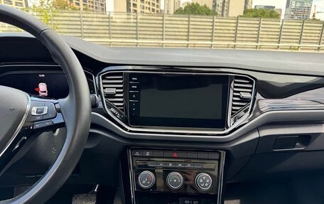 Volkswagen T-Roc I, 2022 год, 1 500 000 рублей, 11 фотография