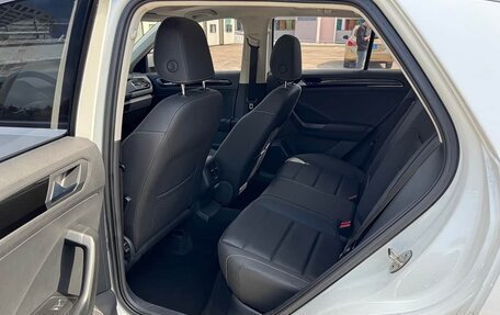 Volkswagen T-Roc I, 2022 год, 1 500 000 рублей, 13 фотография