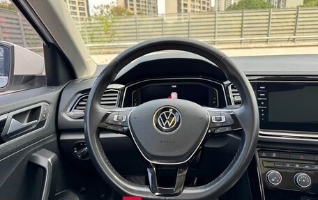 Volkswagen T-Roc I, 2022 год, 1 500 000 рублей, 10 фотография