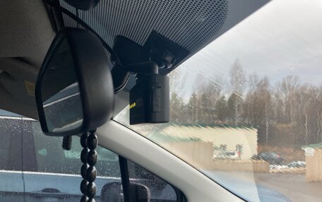 Toyota Vitz, 2017 год, 950 000 рублей, 6 фотография