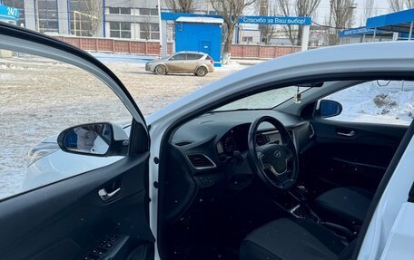 Hyundai Solaris II рестайлинг, 2018 год, 1 370 000 рублей, 11 фотография