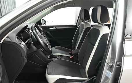 Volkswagen Tiguan II, 2019 год, 2 599 000 рублей, 10 фотография