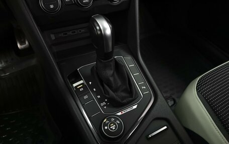 Volkswagen Tiguan II, 2019 год, 2 599 000 рублей, 12 фотография