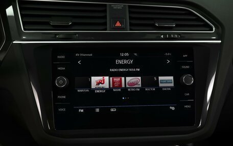 Volkswagen Tiguan II, 2019 год, 2 599 000 рублей, 15 фотография