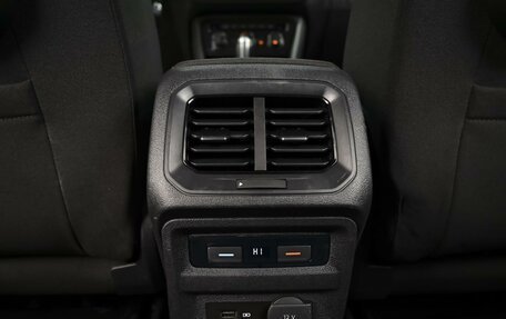 Volkswagen Tiguan II, 2019 год, 2 599 000 рублей, 17 фотография