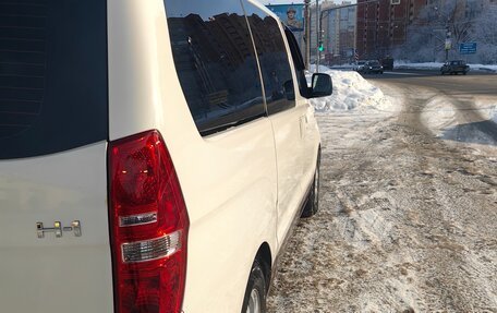 Hyundai H-1 II рестайлинг, 2015 год, 2 100 000 рублей, 7 фотография