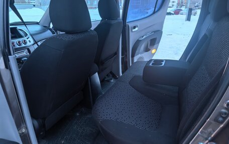 Mitsubishi L200 IV рестайлинг, 2011 год, 1 200 000 рублей, 6 фотография