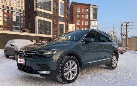 Volkswagen Tiguan II, 2020 год, 3 990 000 рублей, 3 фотография