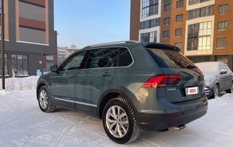 Volkswagen Tiguan II, 2020 год, 3 990 000 рублей, 4 фотография