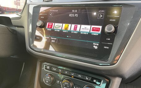 Volkswagen Tiguan II, 2020 год, 3 990 000 рублей, 21 фотография