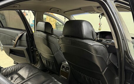 BMW 5 серия, 2004 год, 800 000 рублей, 11 фотография