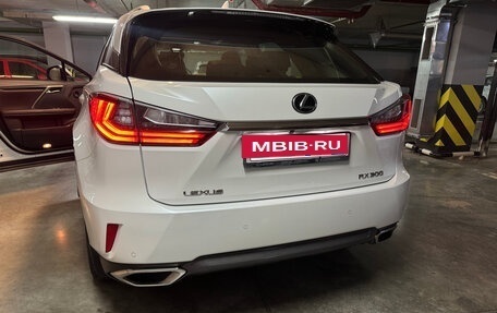 Lexus RX IV рестайлинг, 2019 год, 5 000 000 рублей, 8 фотография