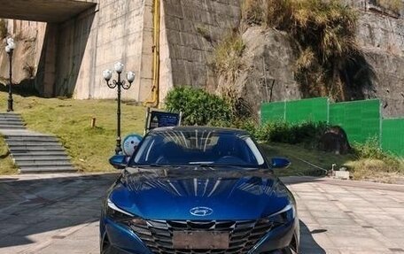 Hyundai Elantra, 2022 год, 1 690 000 рублей, 2 фотография