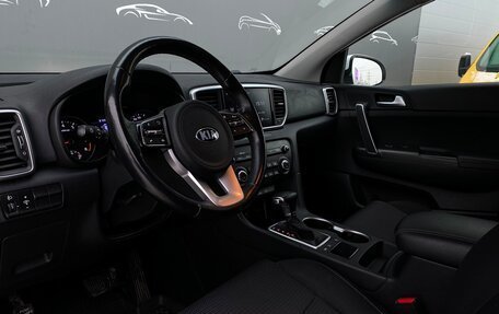 KIA Sportage IV рестайлинг, 2021 год, 2 378 600 рублей, 5 фотография