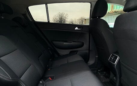 KIA Sportage IV рестайлинг, 2021 год, 2 378 600 рублей, 8 фотография