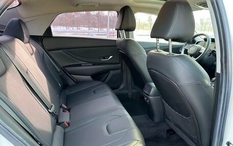 Hyundai Elantra, 2021 год, 1 690 000 рублей, 10 фотография