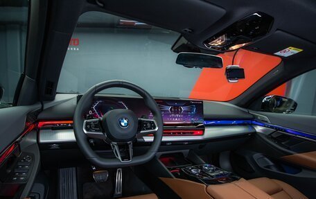 BMW 5 серия, 2024 год, 8 590 000 рублей, 32 фотография