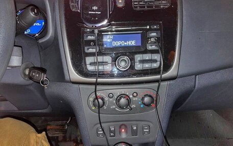 Renault Logan II, 2016 год, 720 000 рублей, 7 фотография