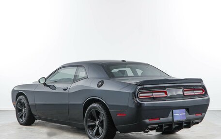 Dodge Challenger III рестайлинг 2, 2019 год, 3 639 050 рублей, 2 фотография