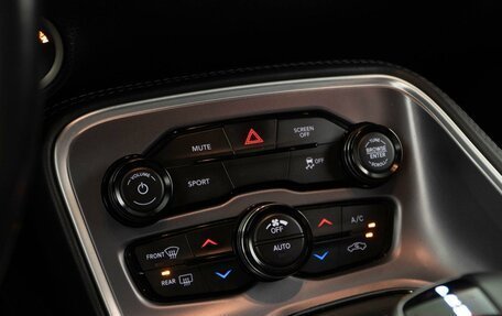 Dodge Challenger III рестайлинг 2, 2019 год, 3 639 050 рублей, 18 фотография