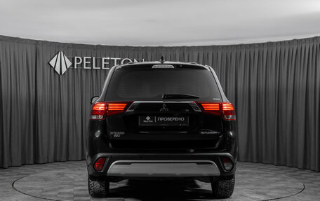 Mitsubishi Outlander III рестайлинг 3, 2019 год, 2 420 000 рублей, 6 фотография