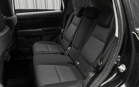 Mitsubishi Outlander III рестайлинг 3, 2019 год, 2 420 000 рублей, 14 фотография