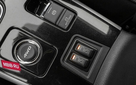 Mitsubishi Outlander III рестайлинг 3, 2019 год, 2 420 000 рублей, 18 фотография