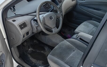 Toyota Prius IV XW50, 2002 год, 410 000 рублей, 2 фотография