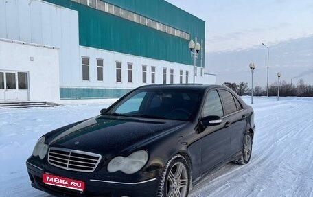 Mercedes-Benz C-Класс, 2005 год, 550 000 рублей, 1 фотография