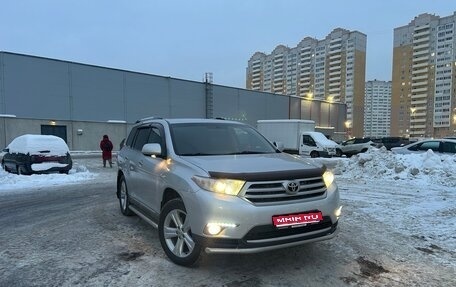 Toyota Highlander III, 2011 год, 2 235 000 рублей, 1 фотография