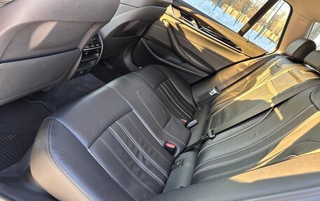 BMW 5 серия, 2018 год, 2 450 000 рублей, 17 фотография