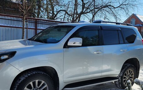 Toyota Land Cruiser Prado 150 рестайлинг 2, 2017 год, 4 100 000 рублей, 3 фотография