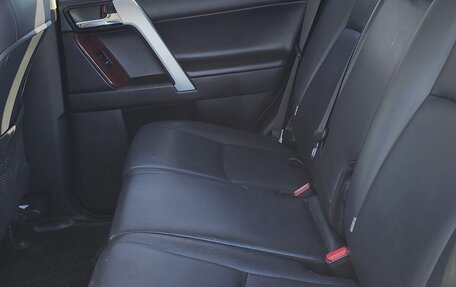 Toyota Land Cruiser Prado 150 рестайлинг 2, 2017 год, 4 100 000 рублей, 10 фотография