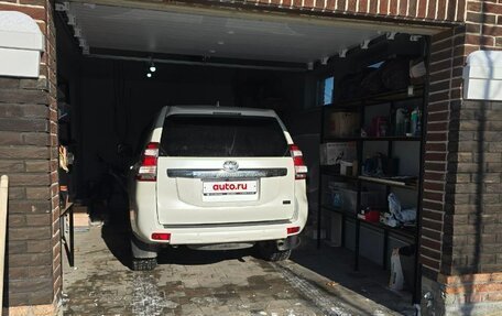 Toyota Land Cruiser Prado 150 рестайлинг 2, 2017 год, 4 100 000 рублей, 19 фотография