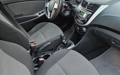 Hyundai Solaris II рестайлинг, 2011 год, 530 000 рублей, 14 фотография