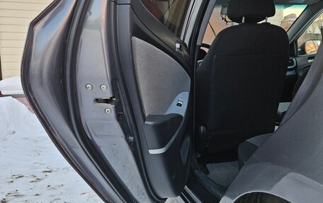 Hyundai Solaris II рестайлинг, 2011 год, 530 000 рублей, 9 фотография