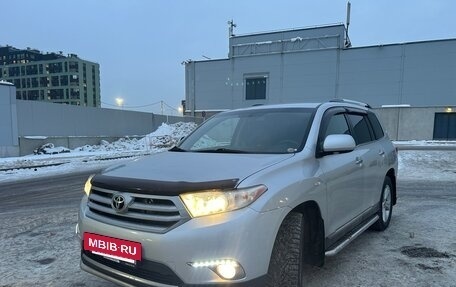 Toyota Highlander III, 2011 год, 2 235 000 рублей, 2 фотография