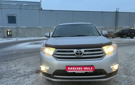 Toyota Highlander III, 2011 год, 2 235 000 рублей, 3 фотография