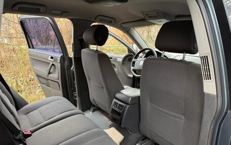 Volkswagen Touareg III, 2005 год, 850 000 рублей, 21 фотография